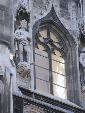 Am östlichen Rathausturm wacht Kaiser Ludwig der Bayer, der Sohn von Herzog Ludwig II, des Strengen, über seine Münchner Stadt.