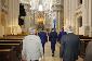 Einzug der Fahnenabordnung und MItglieder in die Theatinerkirche St. Kajetan 